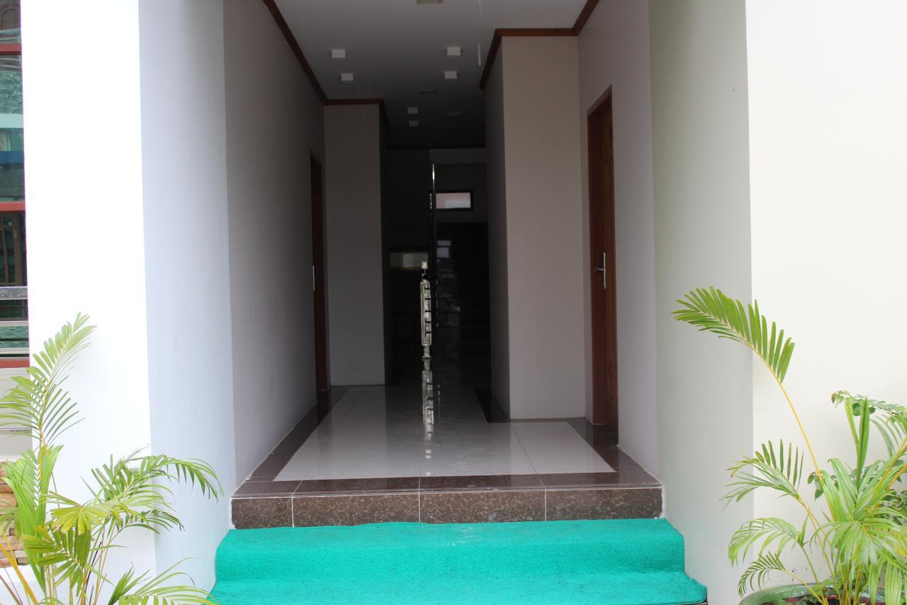 Hotel Mile Yangon