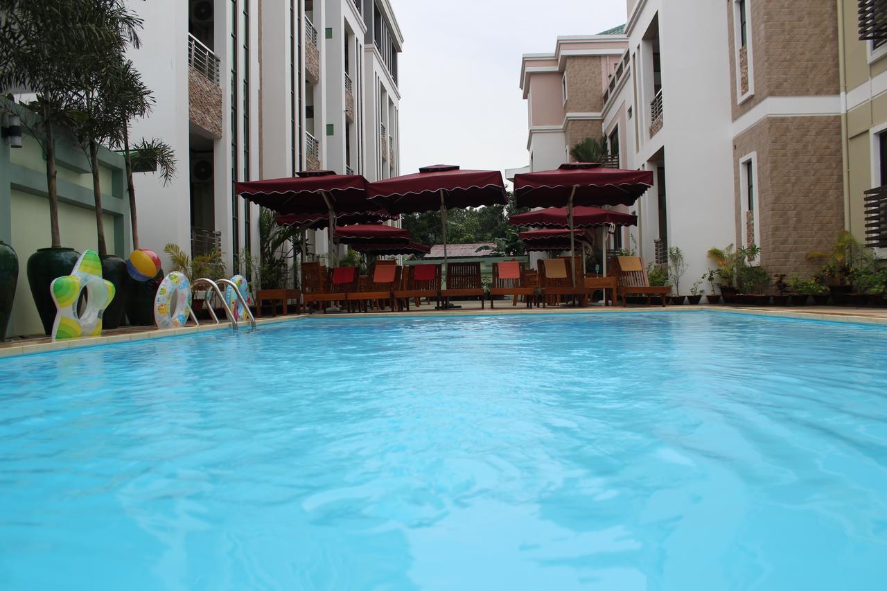 Hotel Mile Yangon