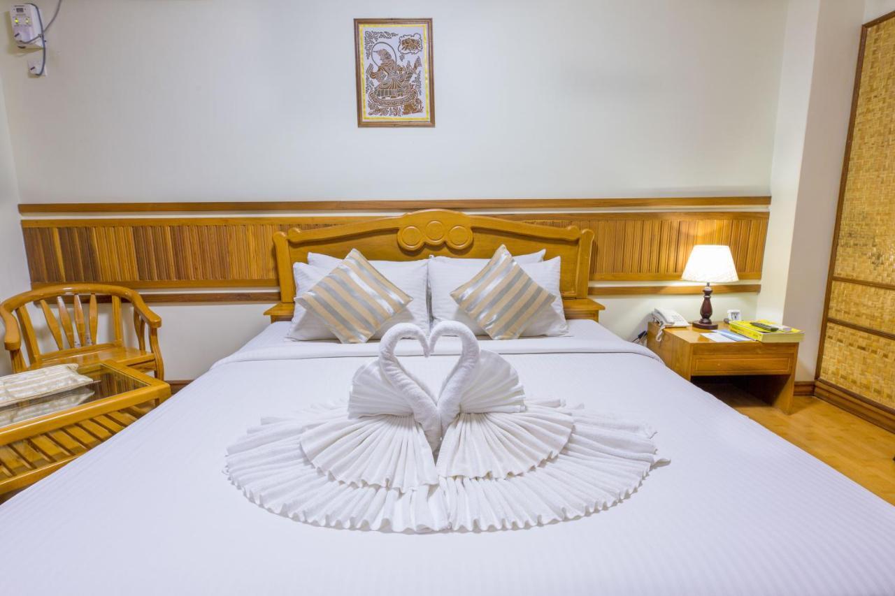 Hotel Mile Yangon